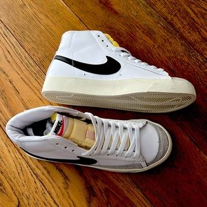 Nike Blazer Mid '77 white and black